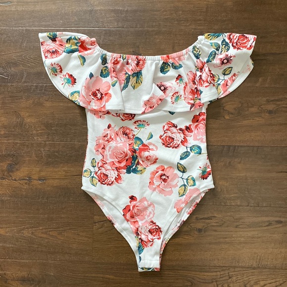 Tops - Floral XS bodysuit